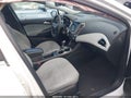 2019 Chevrolet Cruze — photo 5 of 16 | VIN 1G1BE5SM2K7107965