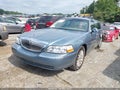 2004 Lincoln Town Car — photo 2 of 11 | VIN 1LNHM81W54Y663298