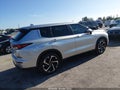 2022 Mitsubishi Outlander — photo 4 of 16 | VIN JA4J3TA81NZ017906