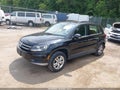 2017 Volkswagen Tiguan — photo 2 of 16 | VIN WVGBV7AX2HK012774