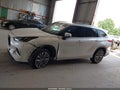 2021 Toyota Highlander — photo 14 of 19 | VIN 5TDFZRAHXMS038802