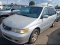 2001 Honda Odyssey — photo 2 of 11 | VIN 2HKRL186X1H616032