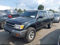 1999 Toyota Tacoma — photo 2 of 11 | VIN 4TASN92N7XZ451077