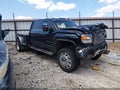 2018 GMC Sierra 3500 HD — photo 1 of 15 | VIN 1GT42YEY9JF273008