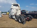2015 Freightliner Cascadia 125 — photo 3 of 10 | VIN 1FUJGLDV9FLGM6681