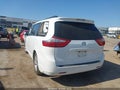 2016 Toyota Sienna — photo 3 of 16 | VIN 5TDKK3DC2GS750158