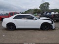 2019 Chrysler 300 — photo 13 of 18 | VIN 2C3CCABG2KH628732