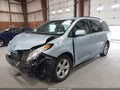 2017 Toyota Sienna — photo 2 of 22 | VIN 5TDKZ3DC5HS852373