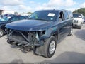 2019 Chevrolet Suburban — photo 2 of 17 | VIN 1GNSKHKC0KR313368
