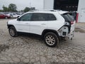 2018 Jeep Cherokee — photo 3 of 17 | VIN 1C4PJMLB9JD619142