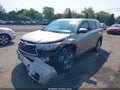 2015 Toyota Highlander — photo 2 of 16 | VIN 5TDDKRFH1FS098779