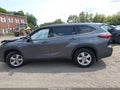 2022 Toyota Highlander — photo 13 of 15 | VIN 5TDBZRBH2NS169155