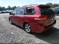 2011 Toyota Sienna — photo 3 of 15 | VIN 5TDKK3DC4BS116634