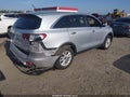 2019 Kia Sorento — photo 4 of 18 | VIN 5XYPG4A30KG565341