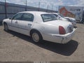 2001 Lincoln Town Car — photo 3 of 11 | VIN 1LNHM81W61Y624828