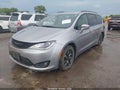 2019 Chrysler Pacifica — photo 2 of 17 | VIN 2C4RC1EG7KR666517
