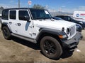 2019 Jeep Wrangler Unlimited — photo 1 of 16 | VIN 1C4HJXDG7KW675294