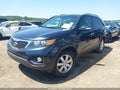 2013 Kia Sorento — photo 2 of 16 | VIN 5XYKT3A63DG382531