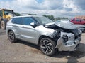 2022 Mitsubishi Outlander — photo 1 of 17 | VIN JA4J4UA84NZ038073