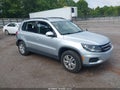 2017 Volkswagen Tiguan — photo 1 of 16 | VIN WVGAV7AX0HK027267