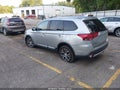2018 Mitsubishi Outlander — photo 3 of 17 | VIN JA4AZ3A33JJ001802
