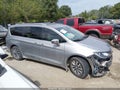 2020 Chrysler Pacifica — photo 14 of 17 | VIN 2C4RC1N78LR288211