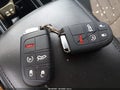2016 Chrysler 200 — photo 11 of 16 | VIN 1C3CCCAB1GN103774
