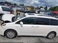 2017 Toyota Sienna — photo 14 of 16 | VIN 5TDDZ3DC3HS156104