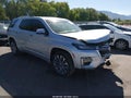 2022 Chevrolet Traverse — photo 1 of 18 | VIN 1GNEVKKW4NJ157995