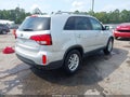 2015 Kia Sorento — photo 4 of 16 | VIN 5XYKT3A69FG613421