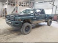 1999 Dodge Ram 2500 — photo 2 of 16 | VIN 1B7KF2368XJ585773