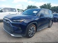 2025 Toyota Highlander — photo 2 of 17 | VIN 5TDADAB57SS022097