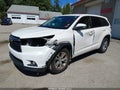 2014 Toyota Highlander — photo 2 of 16 | VIN 5TDBKRFH1ES010755