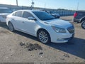 2015 Buick LaCrosse — photo 1 of 16 | VIN 1G4GB5G35FF116866