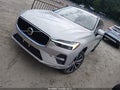2022 Volvo XC60 — photo 2 of 16 | VIN YV4L12RK3N1040405