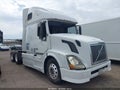 2007 Volvo VN — photo 1 of 15 | VIN 4V4NC9TG37N438748
