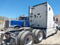 2018 Freightliner Cascadia 125 — photo 4 of 24 | VIN 1FUJGLDRXJLJZ7102
