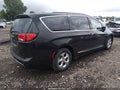 2017 Chrysler Pacifica — photo 4 of 16 | VIN 2C4RC1EG4HR811196