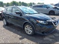 2017 Nissan Rogue Sport — photo 1 of 17 | VIN JN1BJ1CR4HW133880