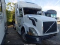 2015 Volvo VN — photo 1 of 15 | VIN 4V4NC9EH3FN908880