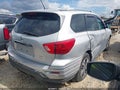 2017 Nissan Pathfinder — photo 4 of 20 | VIN 5N1DR2MM2HC633850