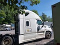 2015 Freightliner Cascadia 125 — photo 4 of 17 | VIN 1FUJGLD56FLFL7837