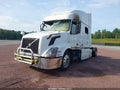 2016 Volvo VN — photo 1 of 10 | VIN 4V4N99EH2GN936542