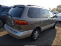 1999 Toyota Sienna — photo 4 of 11 | VIN 4T3ZF13C6XU115144