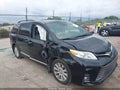 2019 Toyota Sienna — photo 1 of 16 | VIN 5TDDZ3DCXKS227127