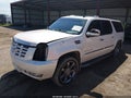 2011 Cadillac Escalade ESV — photo 2 of 16 | VIN 1GYS4HEF3BR102491