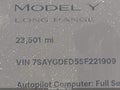 2025 Tesla Model Y — photo 14 of 15 | VIN 7SAYGDED5SF221909