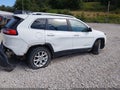 2016 Jeep Cherokee — photo 4 of 17 | VIN 1C4PJMCB6GW317627