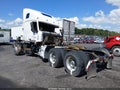 2013 Volvo VN — photo 3 of 15 | VIN 4V4NC9EJ5DN564548