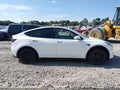 2021 Tesla Model Y — photo 14 of 19 | VIN 5YJYGDEE7MF264804